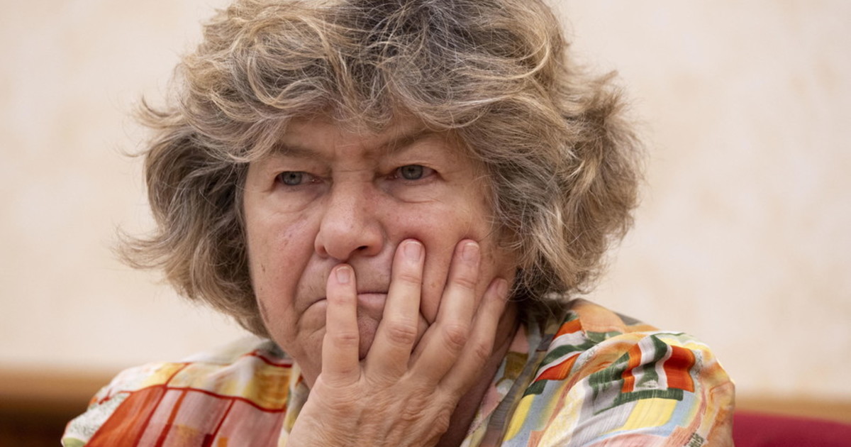 Camusso attacca Meloni: "Polemica spicciola e indecente", scoppia il caso Camusso attacca Meloni: "Polemica spicciola e indecente", scoppia il caso