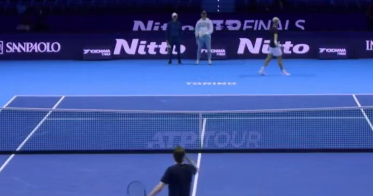 Alcaraz umiliato in allenamento: gestaccio a Bublik Alcaraz umiliato in allenamento: gestaccio a Bublik