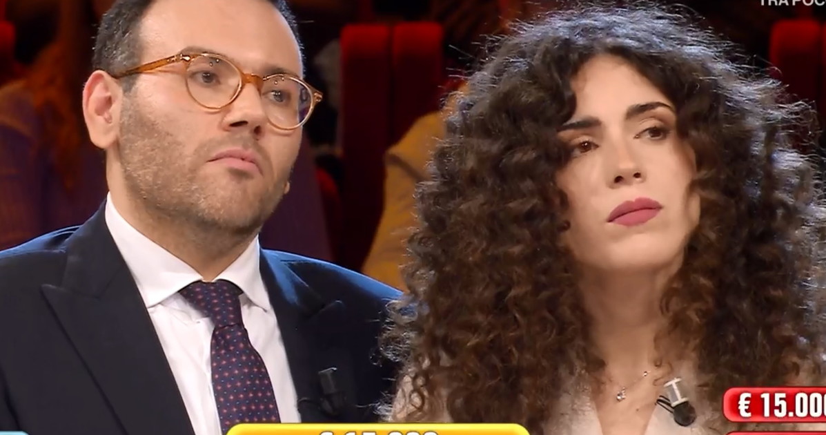 Affari Tuoi, "stramba": piovono critiche su Charlotte