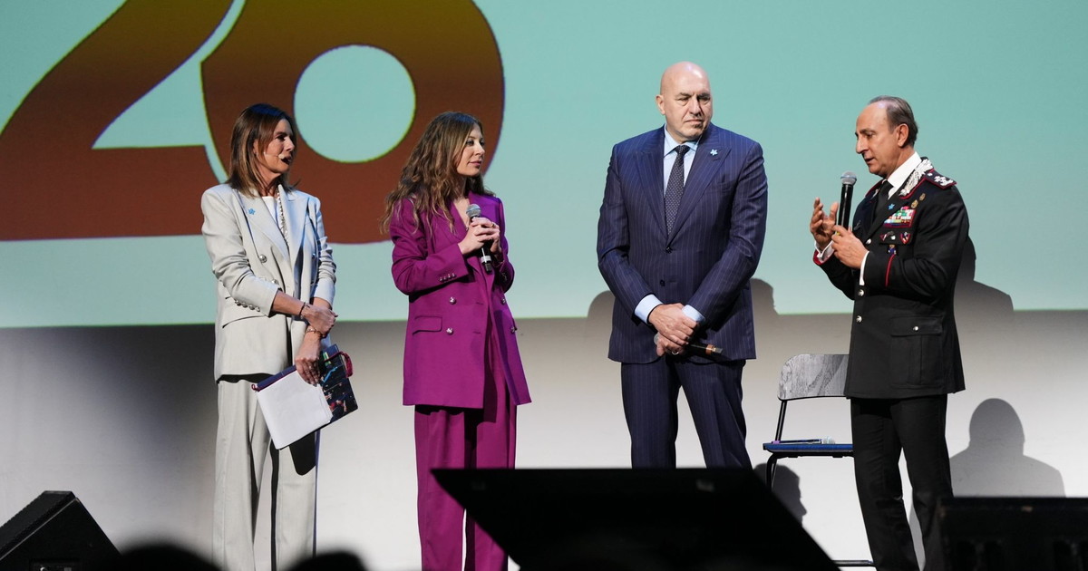 Calendario Storico dei Carabinieri 2026,  il contributo dell’artista Valeno e degli scrittori de Giovanni,  Cazzullo e Lugli