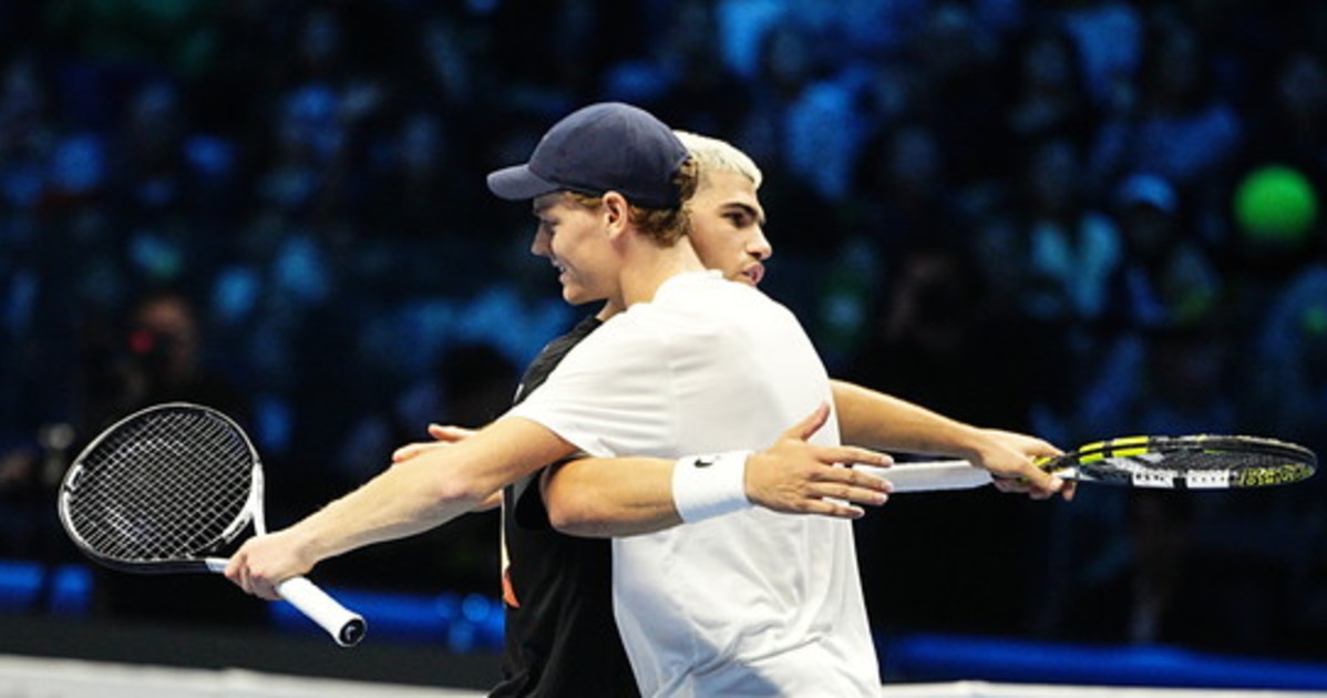 Sinner, show con Alcaraz: "Con questi capelli puoi tifare Juve"