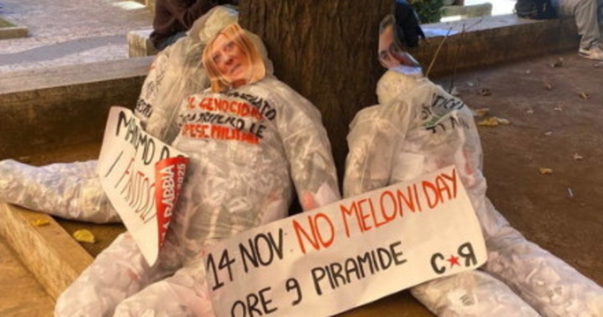 La Sapienza, esposti fantocci di Meloni e Gasparri: lo sfregio di Cambiare Rotta