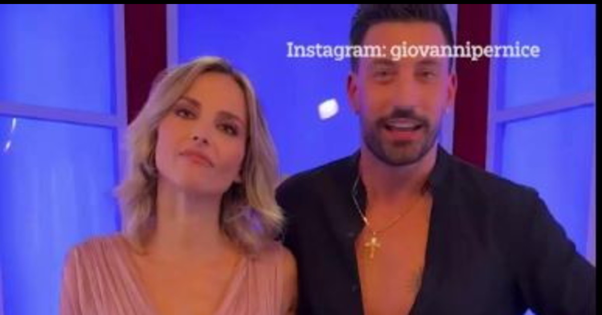 Ballando con le stelle, il caso Pernice Fialdini: "Ha tolto la mano". Ma la verità è un Ballando con le stelle, il caso Pernice Fialdini: "Ha tolto la mano". Ma la verità è un