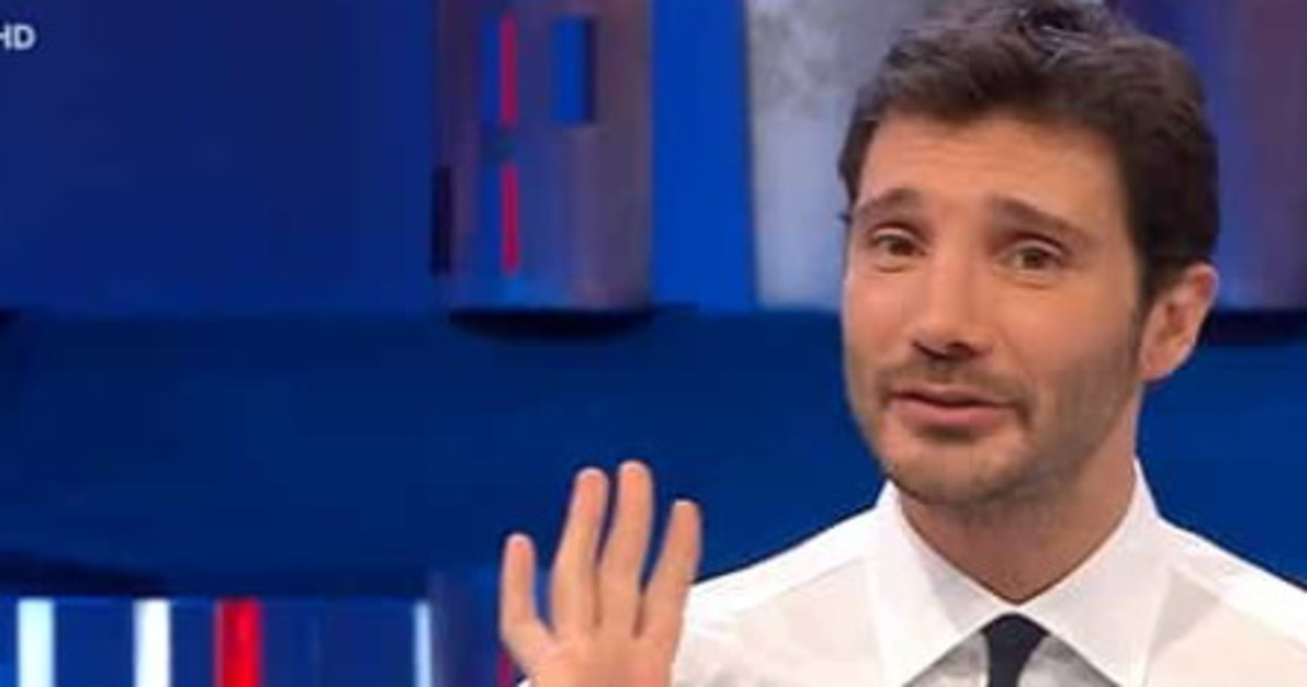 affari tuoi de martino si ferma perch233 non va in onda da Liberoquotidiano.it affari tuoi de martino si ferma perch233 non va in onda