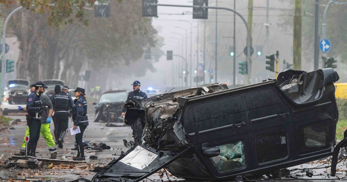 Milano, la frase dopo lo schianto: così il conducente senza patente voleva farla franca Milano, la frase dopo lo schianto: così il conducente senza patente voleva farla franca