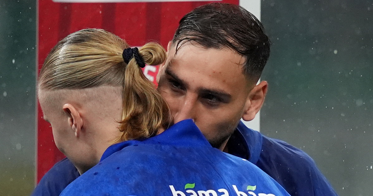 Italia Norvegia, scintille tra Donnarumma e Haaland: "Ci parlerò a Manchester" Italia Norvegia, scintille tra Donnarumma e Haaland: "Ci parlerò a Manchester"