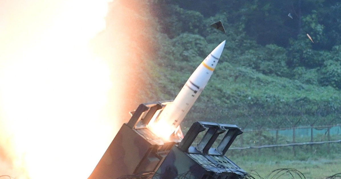 Ucraina, colpiti siti militari russi con missili Atacms forniti dagli Usa Ucraina, colpiti siti militari russi con missili Atacms forniti dagli Usa