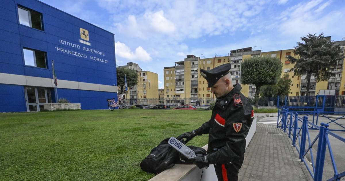 Caivano, arrestato grazie al decreto Meloni. Ma il giudice lo scarcera subito Caivano, arrestato grazie al decreto Meloni. Ma il giudice lo scarcera subito