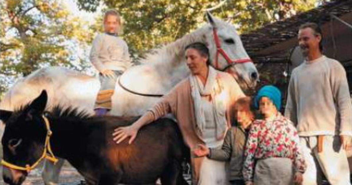 La famiglia nel bosco, le carte e tanti dubbi