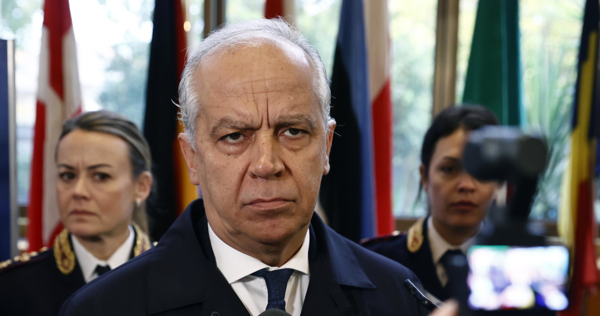 Bologna, Piantedosi spiana Lepore e Pd: "Arriva la fattura per danni" Bologna, Piantedosi spiana Lepore e Pd: "Arriva la fattura per danni"