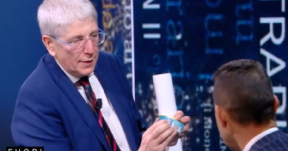 Fuori dal coro, Giordano sconcerta Vannacci: "Sa cos