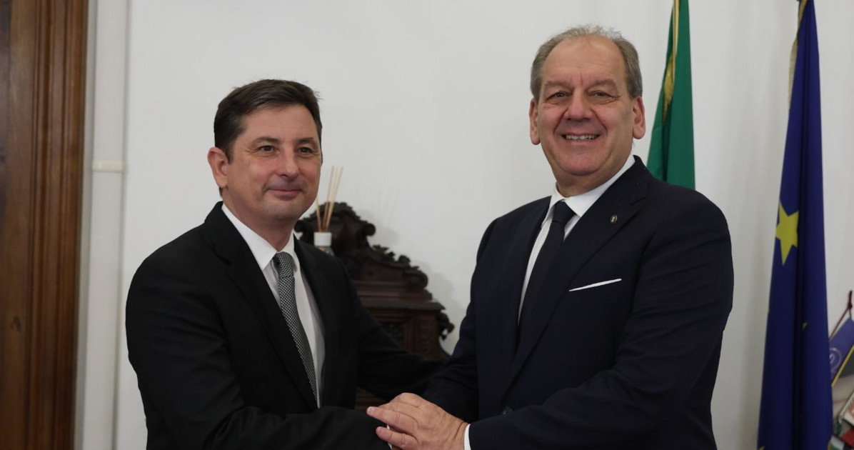 jti rinnova il proprio impegno con la filiera tabacchicola italiana firmato un nuovo accordo triennale per sostenerne la crescita