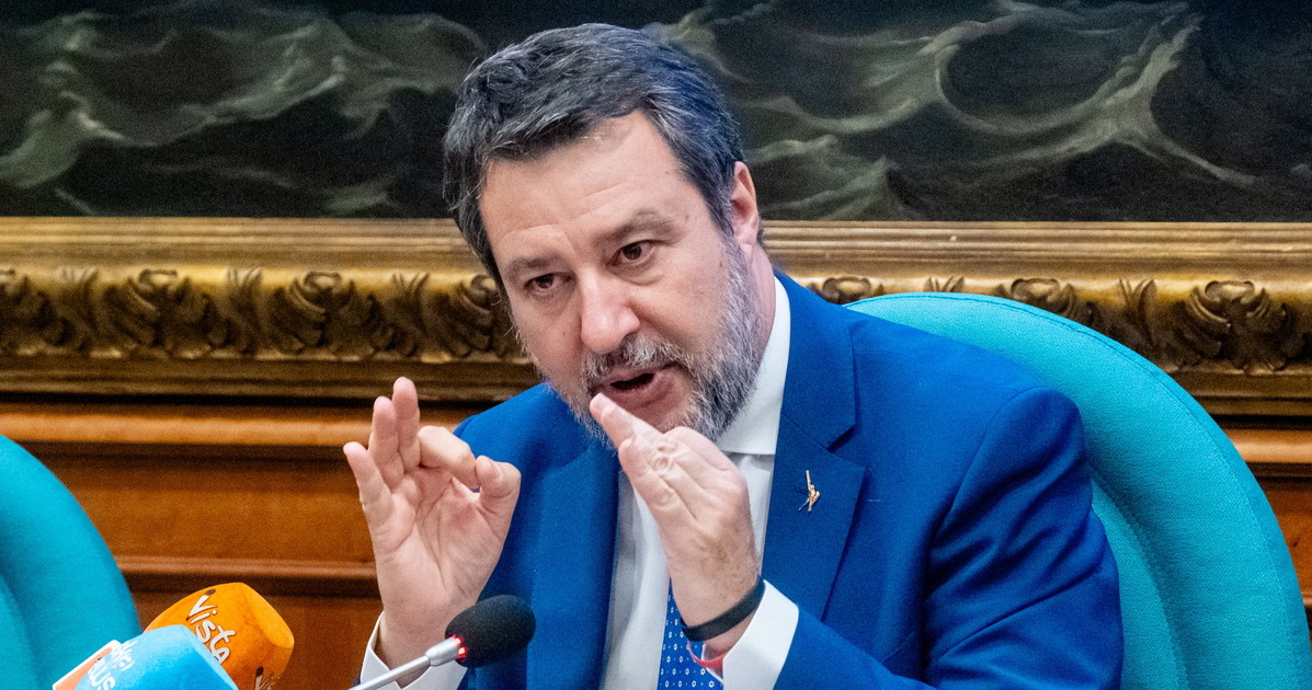 Legge sul consenso, Salvini frena: "Troppo spazio alla libera interpretazione" Legge sul consenso, Salvini frena: "Troppo spazio alla libera interpretazione"