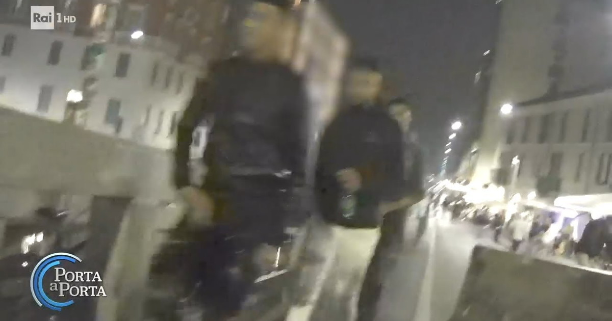 Maranza, guerriglia per piazza Mercanti: Milano tocca il fondo Maranza, guerriglia per piazza Mercanti: Milano tocca il fondo