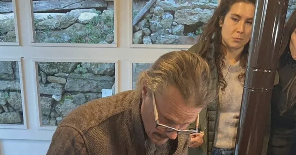 Famiglia nel bosco: come si è presentato il padre nella nuova casa