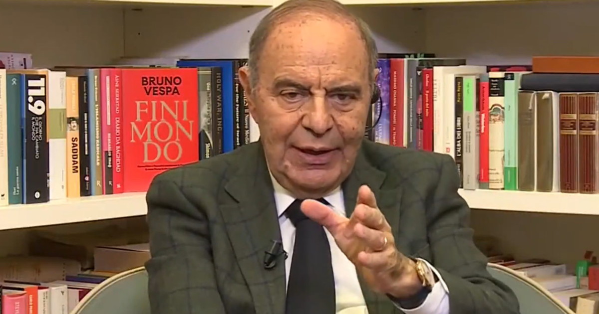 Bruno Vespa stronca Schlein: "Come finirebbe il confronto con Giuseppe Conte" Bruno Vespa stronca Schlein: "Come finirebbe il confronto con Giuseppe Conte"