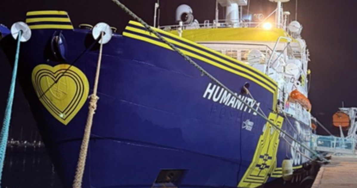 Immigrazione, fermata ong tedesca Sos Humanity a Ortona: esplode il caso