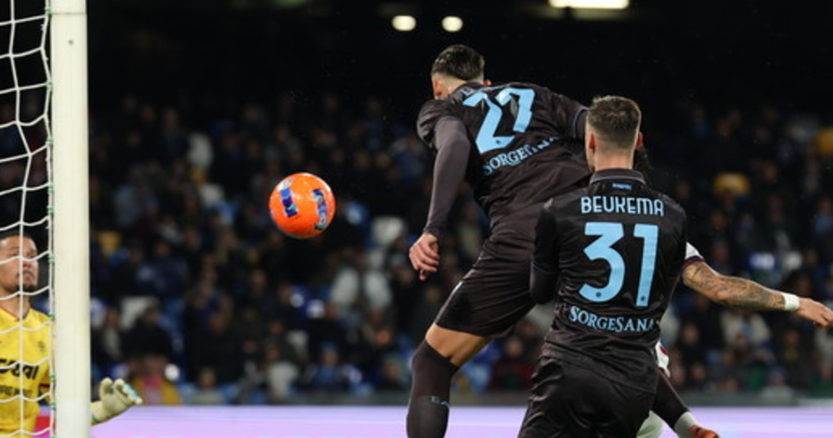 Napoli ai quarti di Coppa Italia col batticuore: contro il Cagliari è maratona rigori