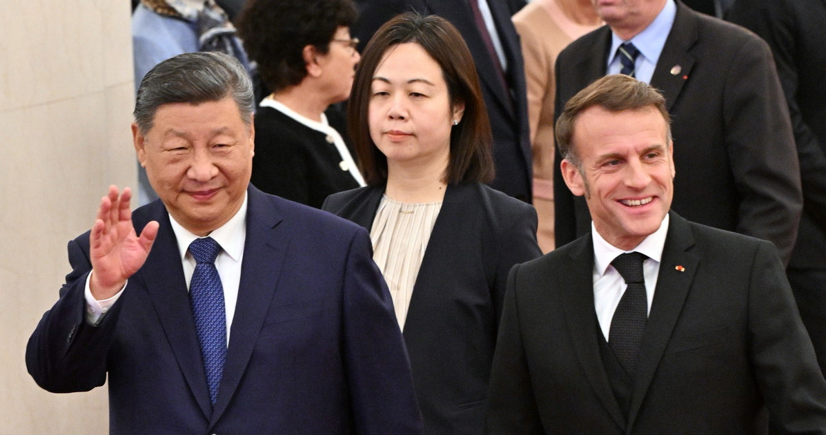 Emmanuel Macron, ecco come si è sottomesso alla Cina