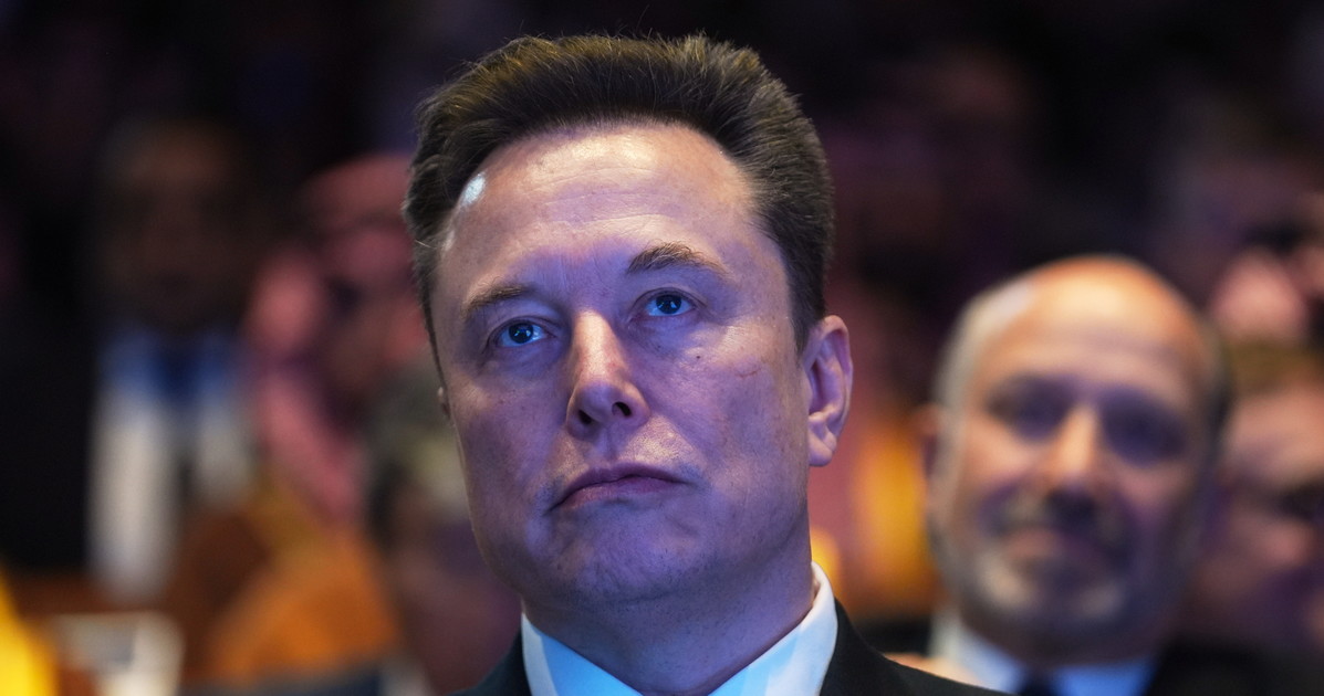 Elon Musk contro l Elon Musk contro l