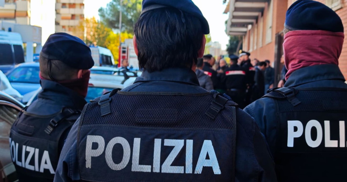 Prato, armato di katana semina il panico in centro storico: arrestato nordafricano Prato, armato di katana semina il panico in centro storico: arrestato nordafricano