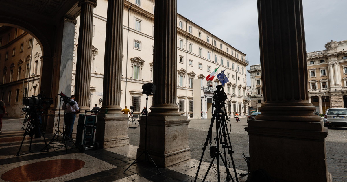 Spread, il "tesoretto" del governo Meloni che non fa dormire la sinistra Spread, il "tesoretto" del governo Meloni che non fa dormire la sinistra