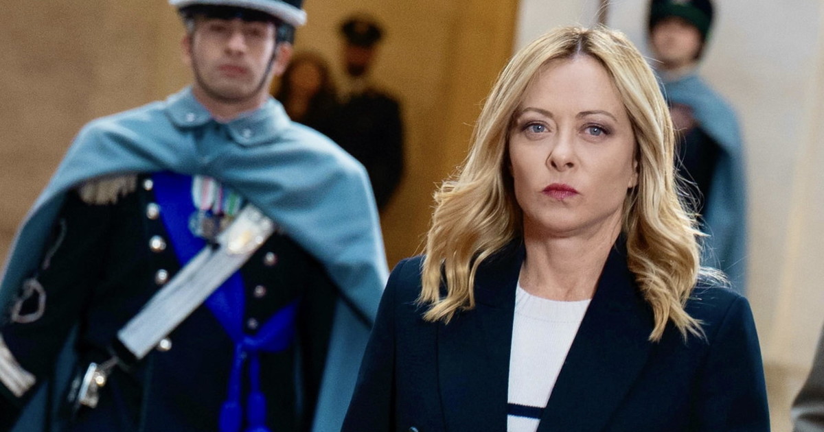 "Spara a Giorgia": la minaccia e la firma "B.R.", odio rosso sulla premier "Spara a Giorgia": la minaccia e la firma "B.R.", odio rosso sulla premier