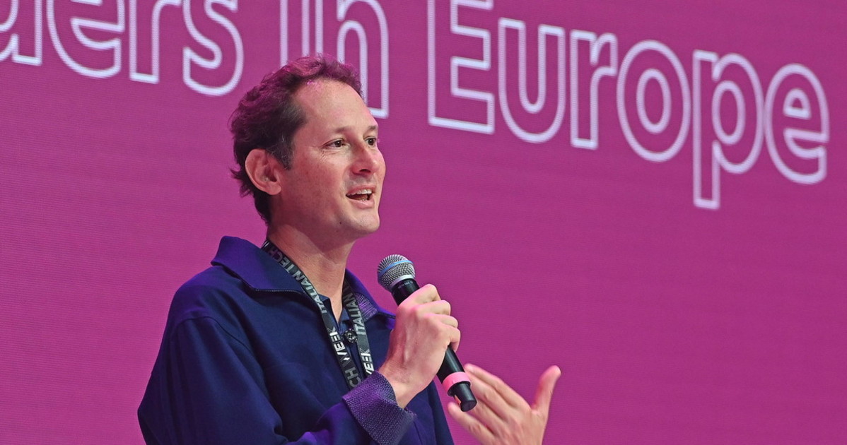 La Repubblica, "ufficialmente in vendita": rivolta contro Elkann