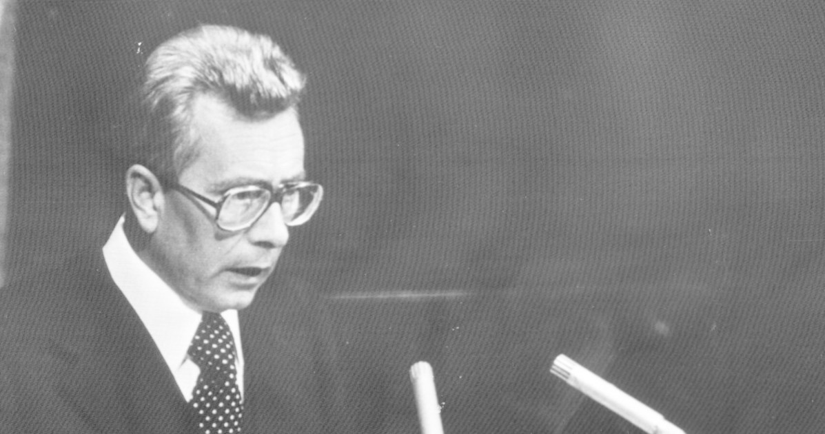 forlani l uomo diviso tra fanfani e moro da Liberoquotidiano.it forlani l uomo diviso tra fanfani e moro