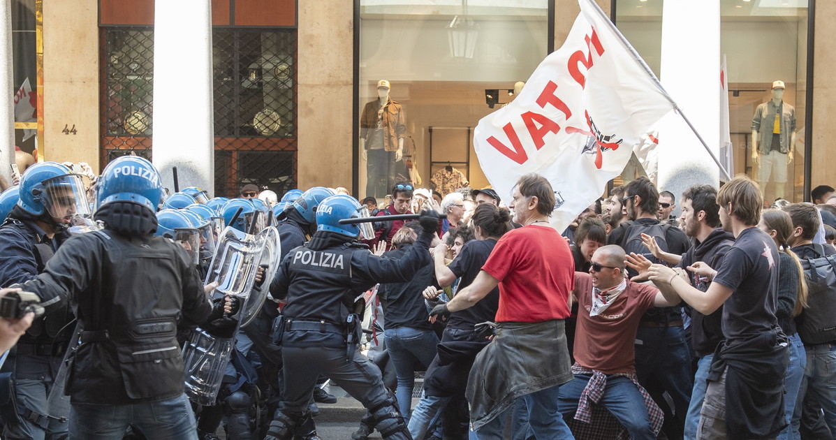 no tav la violenza si sposta al sud nel mirino il ponte sullo stretto da Liberoquotidiano.it no tav la violenza si sposta al sud nel mirino il ponte sullo stretto