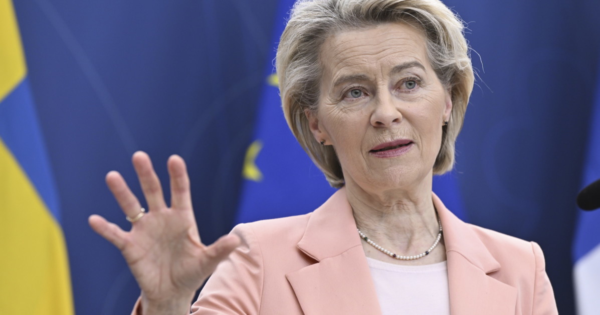 Ursula von der Leyen, ottavo aumento in tre anni: dove volano le cifre del suo stipendio Ursula von der Leyen, ottavo aumento in tre anni: dove volano le cifre del suo stipendio