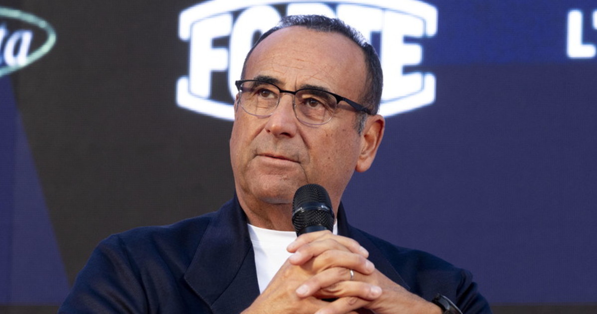 Carlo Conti ad Atreju: "Io prendo uno di colore e...": ovazione Carlo Conti ad Atreju: "Io prendo uno di colore e...": ovazione