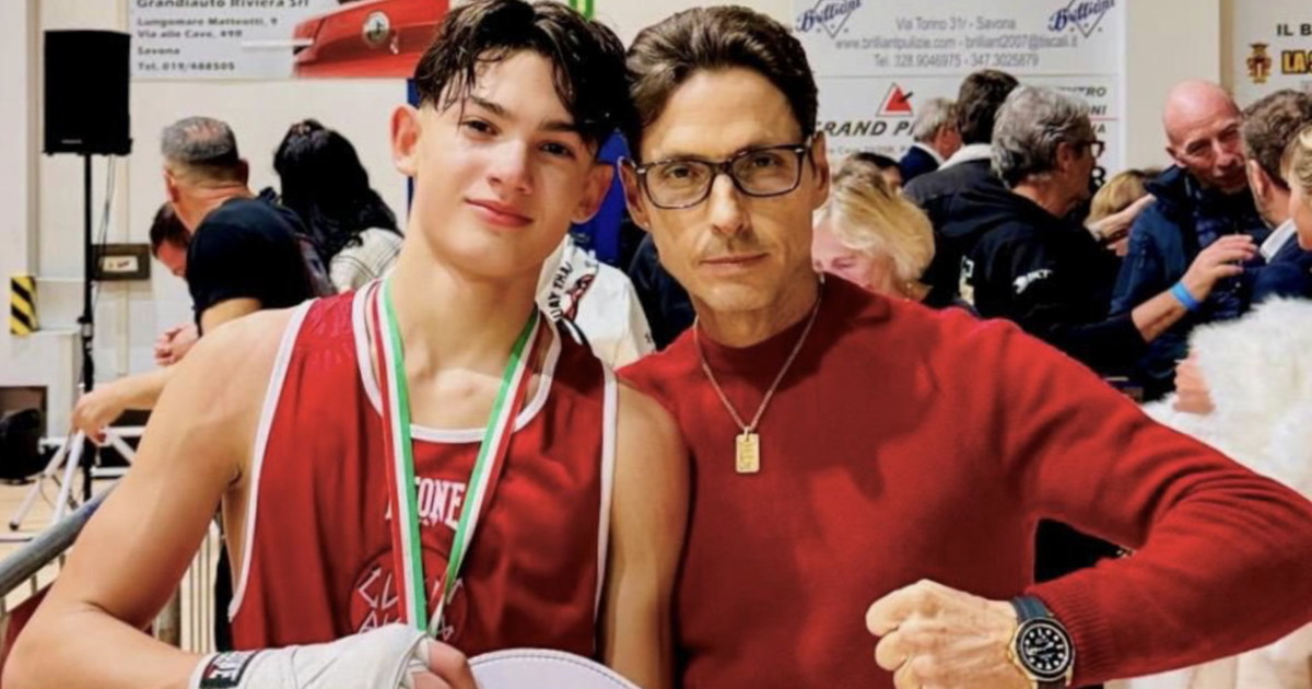 Lorenzo Mattia Berlusconi, trionfo a 15 anni nel primo match con la Federazione pugilato Lorenzo Mattia Berlusconi, trionfo a 15 anni nel primo match con la Federazione pugilato