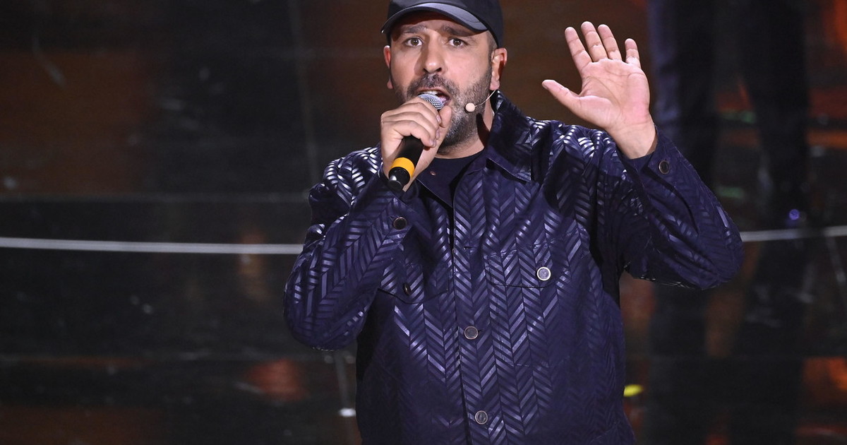 checco zalone ecco perch233 gli utili sono crollati del 97 dopo l addio della moglie da Liberoquotidiano.it checco zalone ecco perch233 gli utili sono crollati del 97 dopo l addio della moglie