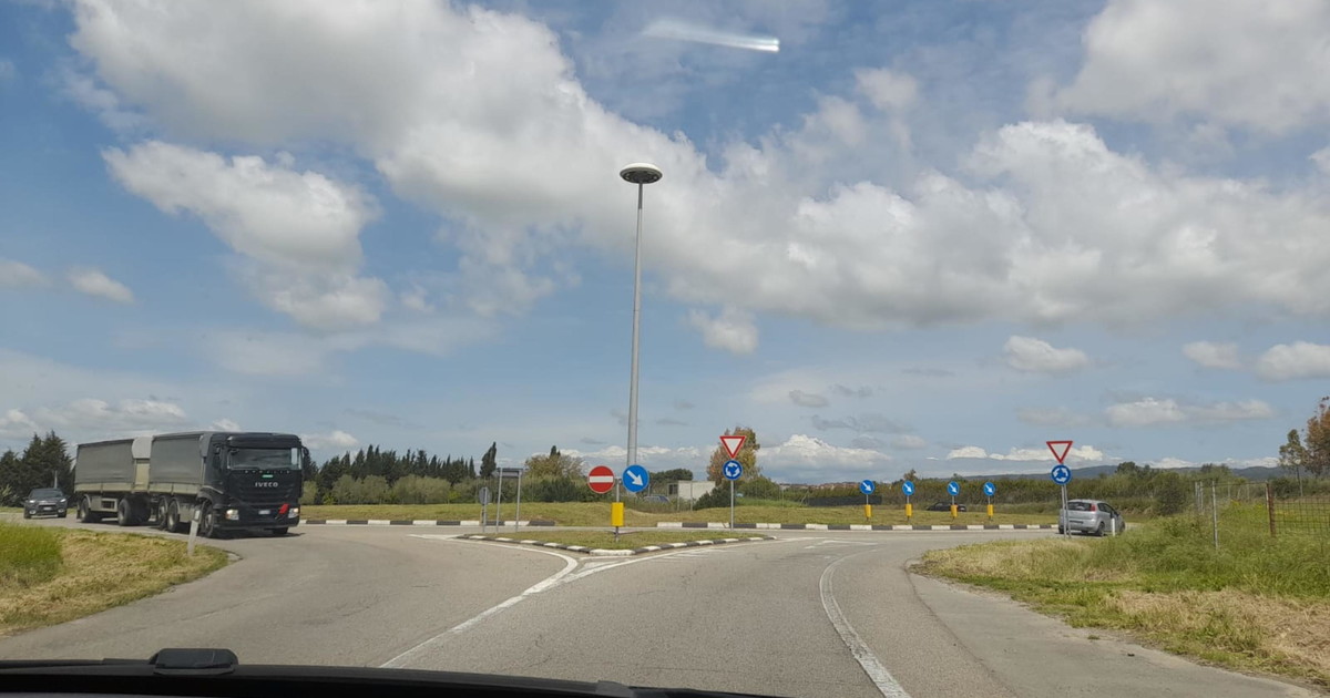 segnaletica nuovi pannelli a bordo strada la rivoluzione a cosa servono da Liberoquotidiano.it segnaletica nuovi pannelli a bordo strada la rivoluzione a cosa servono