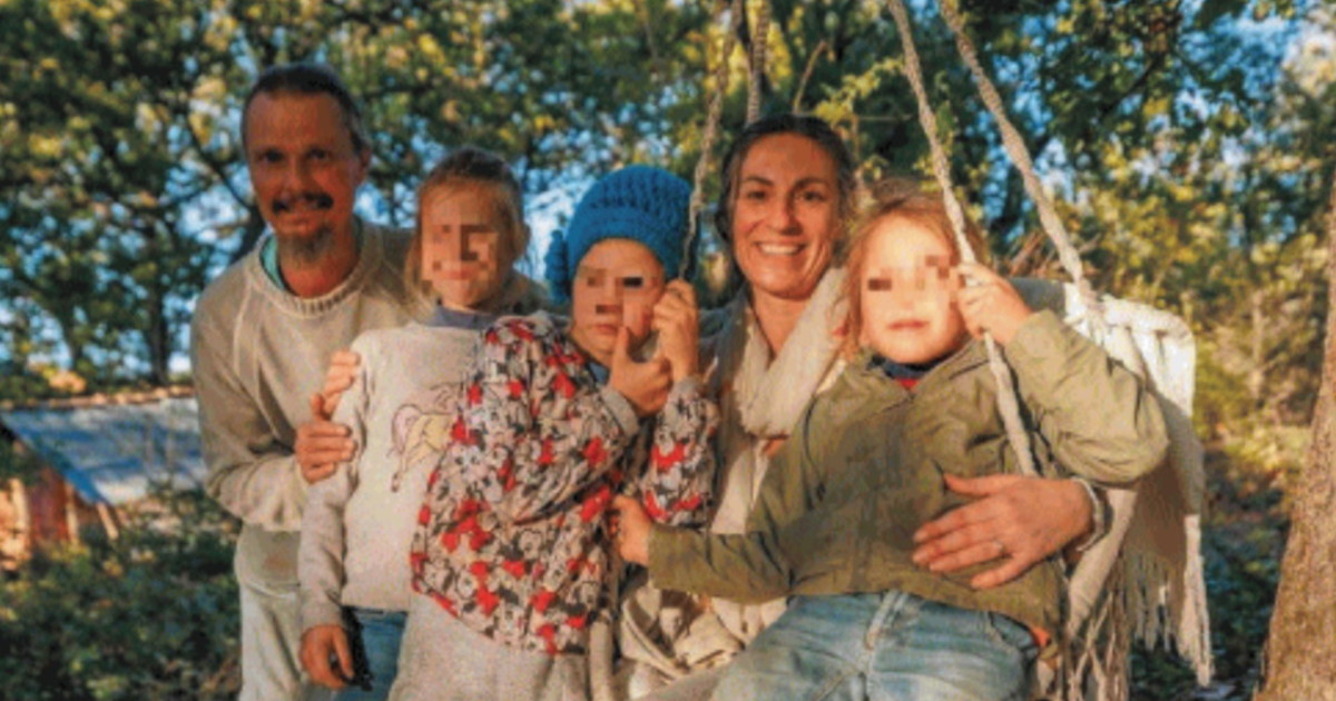 famiglia nel bosco mandate i bambini a casa per le feste da Liberoquotidiano.it famiglia nel bosco mandate i bambini a casa per le feste