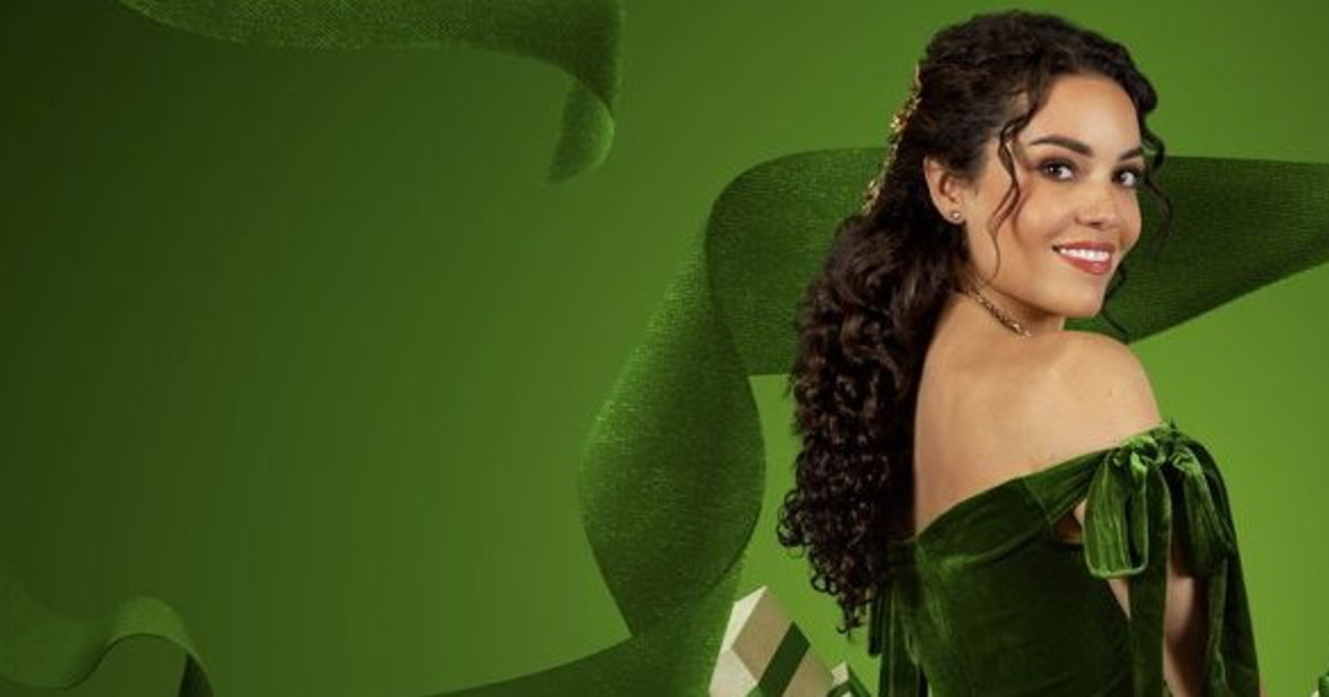 il natale di mia fa volare tv8 come tirano le feste da Liberoquotidiano.it il natale di mia fa volare tv8 come tirano le feste