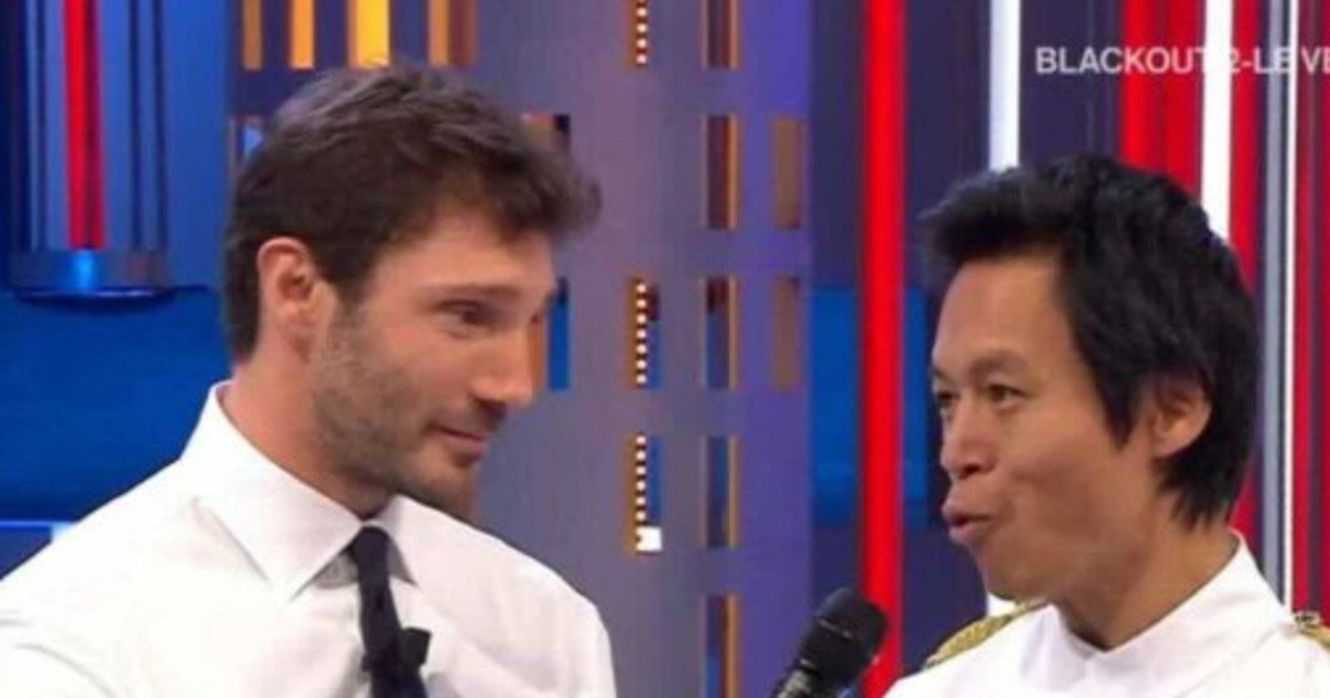 affari tuoi ricordate thanat dove 232 stato beccato una foto clamorosa da Liberoquotidiano.it affari tuoi ricordate thanat dove 232 stato beccato una foto clamorosa