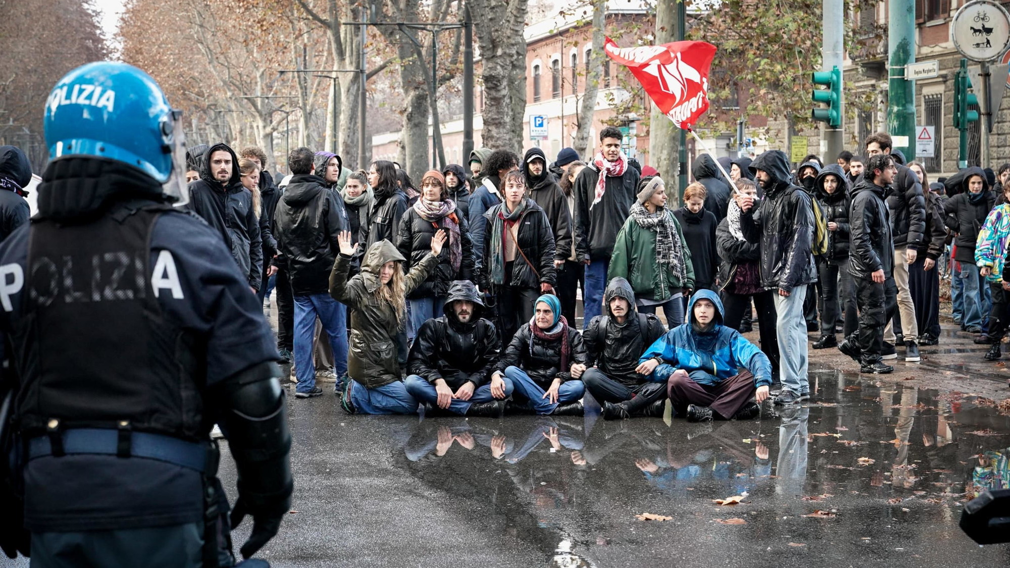 askatasuna sgomberato chi ci esce peggio da Liberoquotidiano.it askatasuna sgomberato chi ci esce peggio