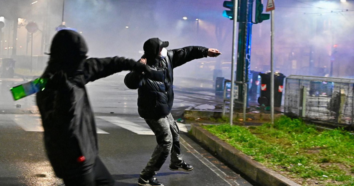a torino sale l allerta estremisti e lo russo tende la mano ad askatasuna da Liberoquotidiano.it a torino sale l allerta estremisti e lo russo tende la mano ad askatasuna