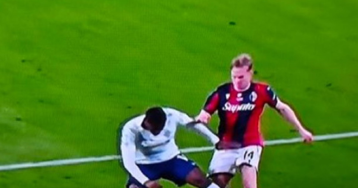 inter furia sull arbitro chiffi e var heggem e bonny il caso sul rigore da Liberoquotidiano.it inter furia sull arbitro chiffi e var heggem e bonny il caso sul rigore