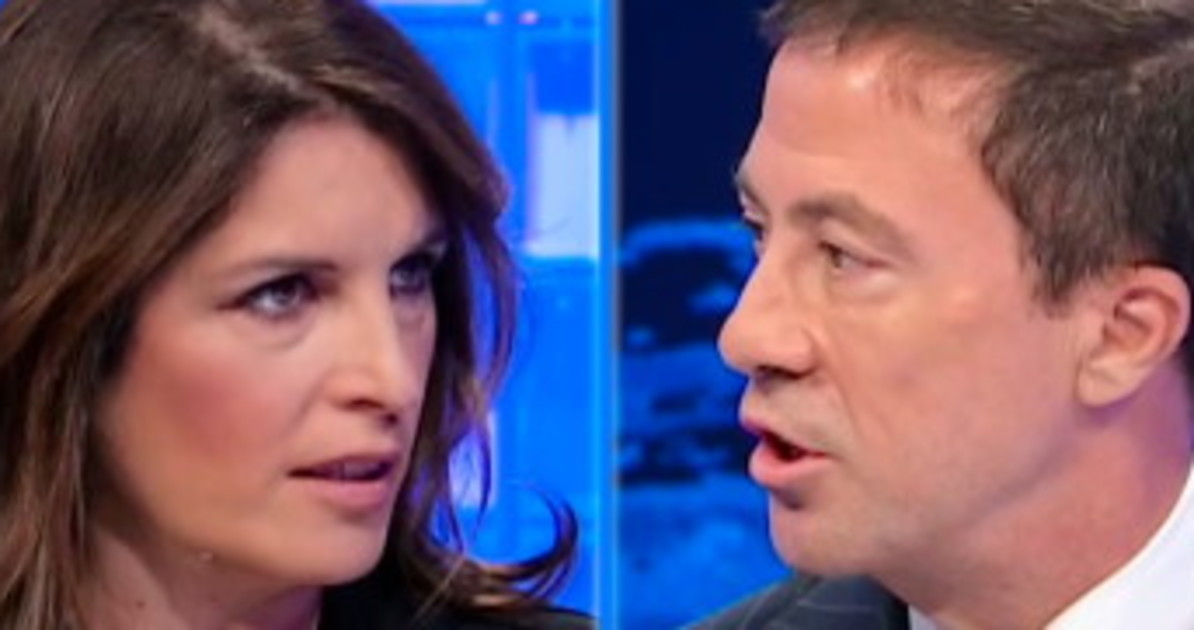 In Onda, tensione Bocchino Aprile: "Lasciatemi parlare" In Onda, tensione Bocchino Aprile: "Lasciatemi parlare"