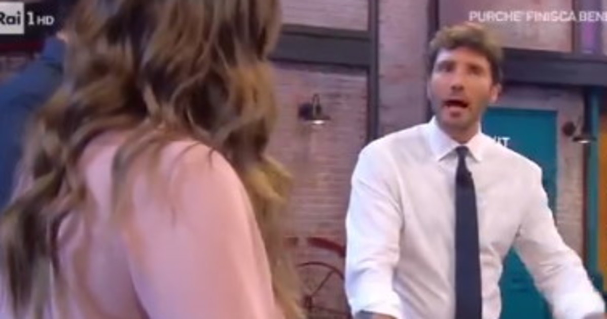 affari tuoi de martino gela roberto anni venti da Liberoquotidiano.it affari tuoi de martino gela roberto anni venti