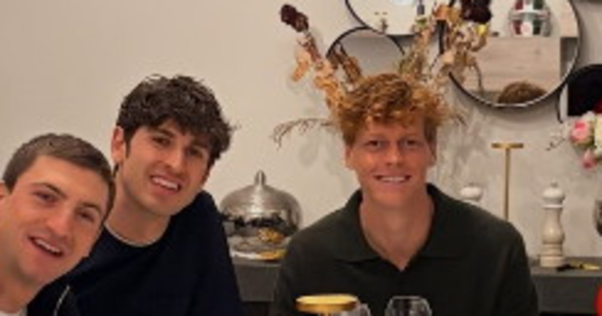 sinner il posto vuoto alla cena di capodanno scoppia il mistero