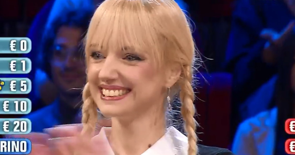 affari tuoi incrociare quegli occhi valanga di commenti su consuelo