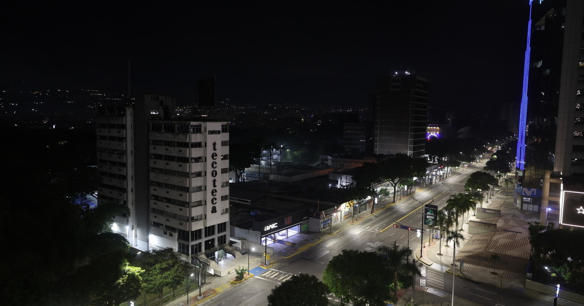 gli stati uniti attaccano il venezuela trump maduro preso con sua moglie e portato via dal paese la diretta da Liberoquotidiano.it gli stati uniti attaccano il venezuela trump maduro preso con sua moglie e portato via dal paese la diretta
