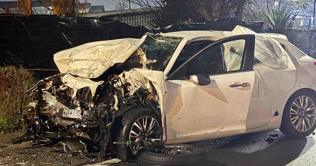 sorpasso in curva e scontro frontale morti e feriti a roma da Liberoquotidiano.it sorpasso in curva e scontro frontale morti e feriti a roma