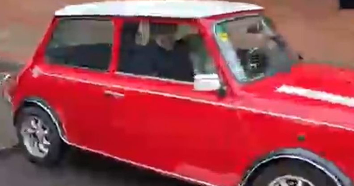 gi224 del mestiere meloni sulla mini chi c 232 con lei da Liberoquotidiano.it gi224 del mestiere meloni sulla mini chi c 232 con lei