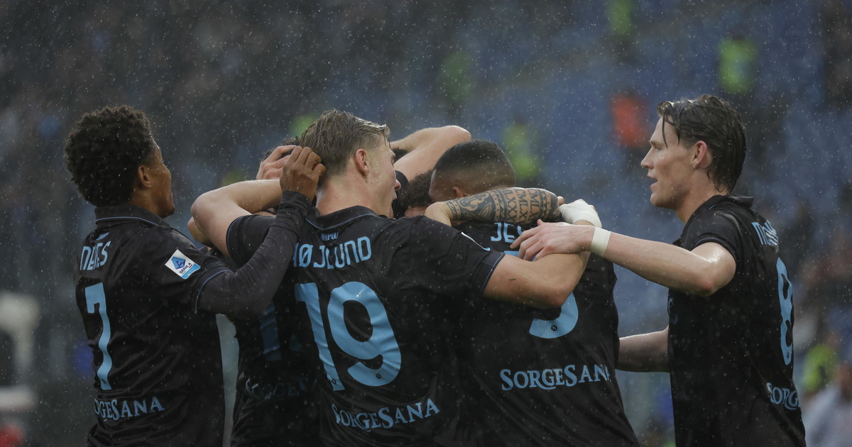 serie a il napoli batte la lazio 2 0 e ora 232 secondo in classifica da Liberoquotidiano.it serie a il napoli batte la lazio 2 0 e ora 232 secondo in classifica