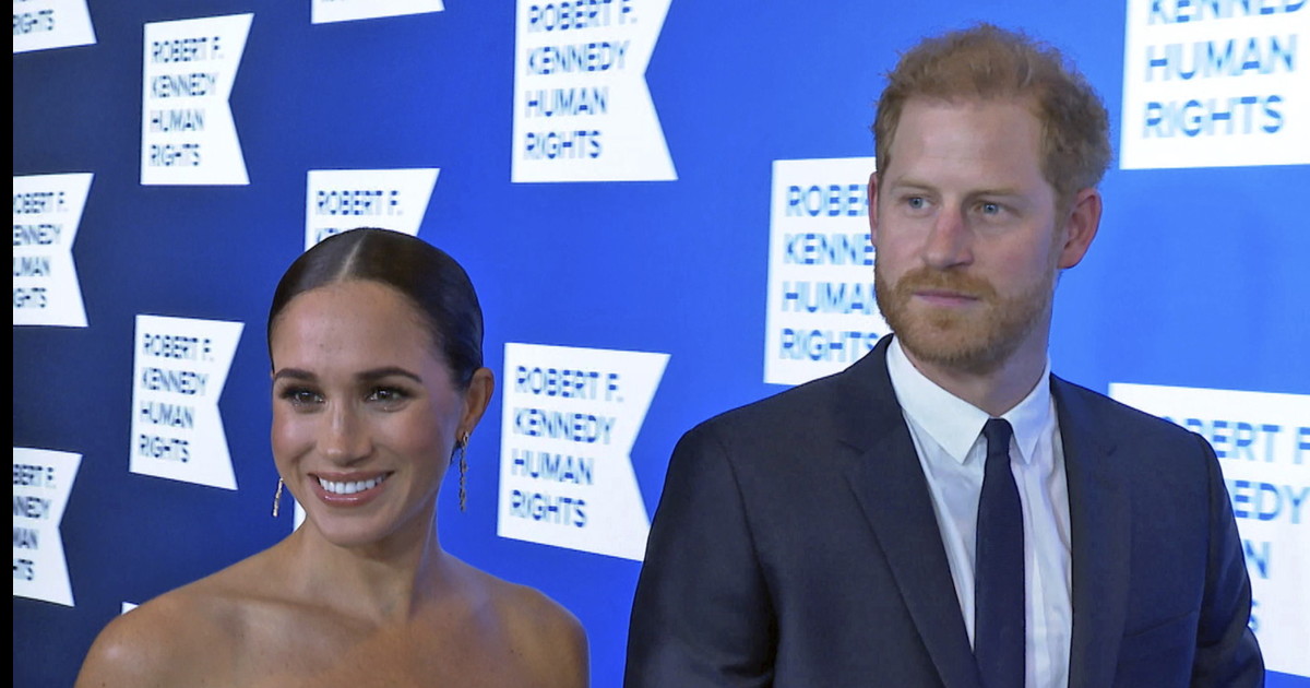 harry e meghan turisti della tragedia 232 bufera da Liberoquotidiano.it harry e meghan turisti della tragedia 232 bufera